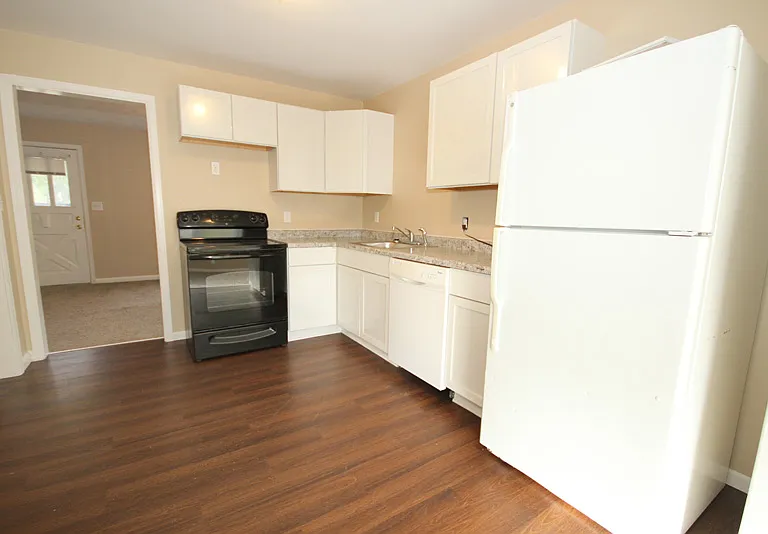 109 Sunset Dr — Photo 8
