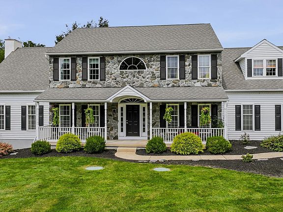 5th image of 107 Stonegate Dr