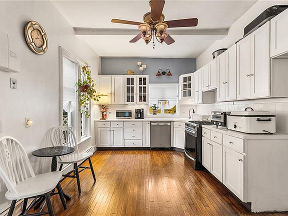 4th image of 83 Summer St