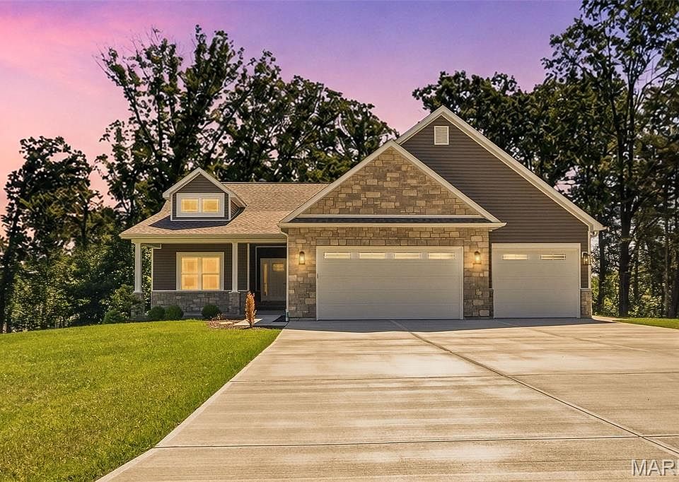 1st image of 442 Shady Trail Dr