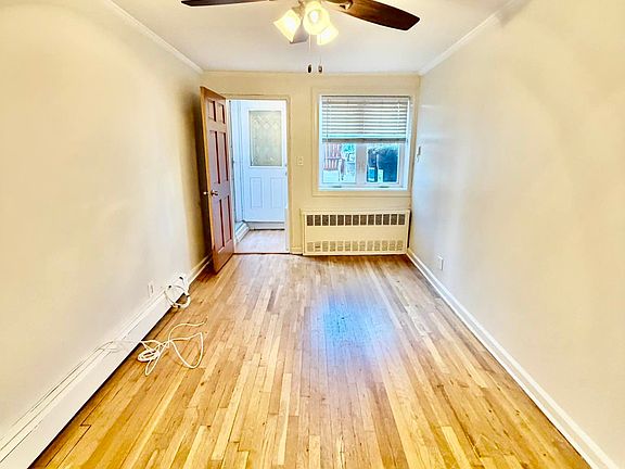 4th image of 218 Bay 13 St #1