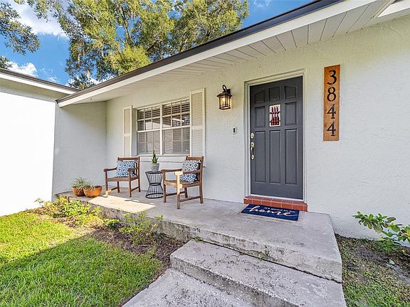 3rd image of 3844 SE 9TH PLACE