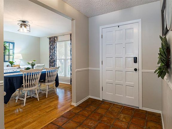 3rd image of 3732 Lawndale Ave