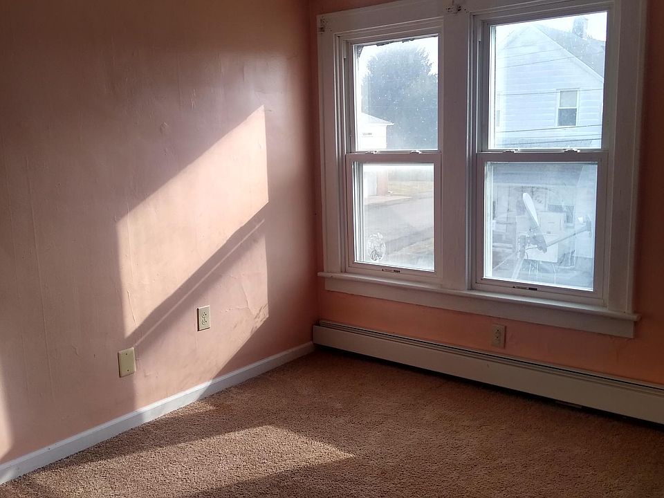1st image of 164 Oliver St