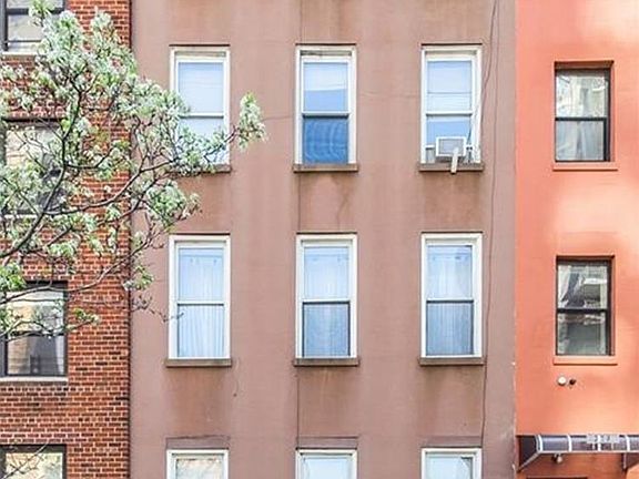 5th image of 322 E 79th St