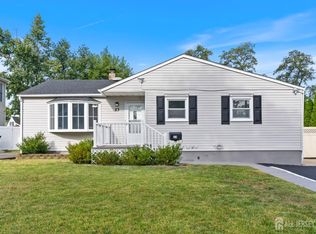 13 Becker Dr, Parlin, NJ 08859