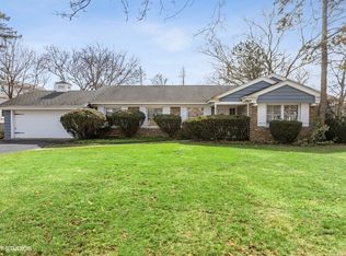 432 Pamela Cir, Hinsdale, IL 60521