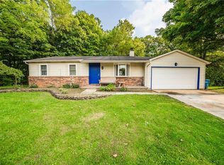 25433 Tyndall Falls Dr, Olmsted Falls, OH 44138