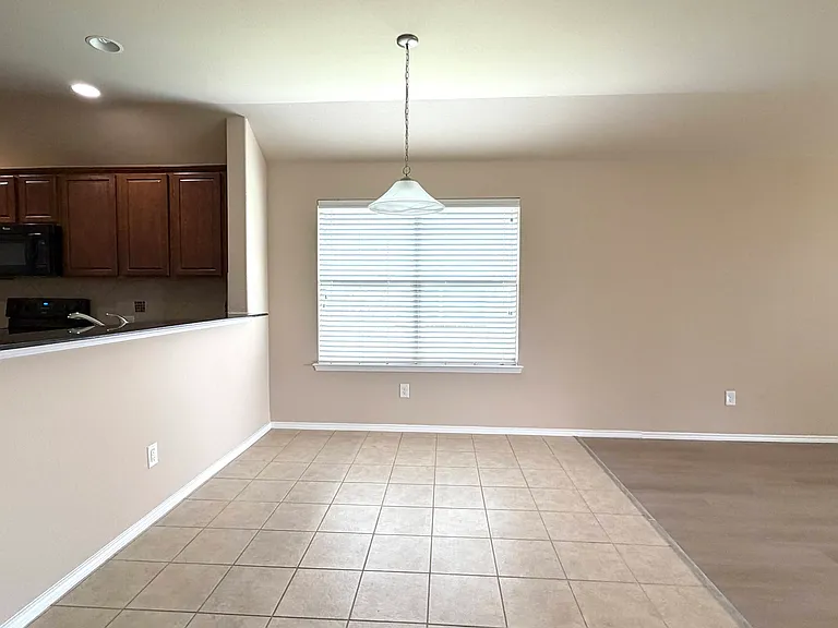 2774 Waterfall Ln — Photo 7