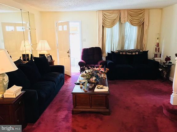 4th image of 745 Bullock Ave