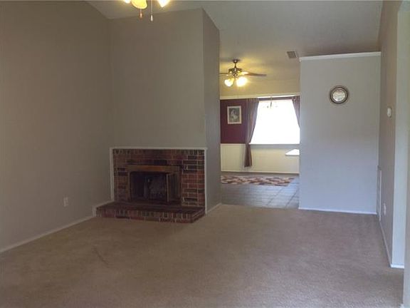 2nd image of 1403 Ross Ln