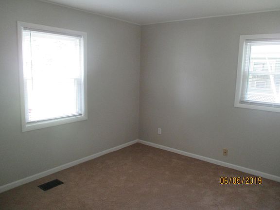 4th image of 5049 Dimson Dr N