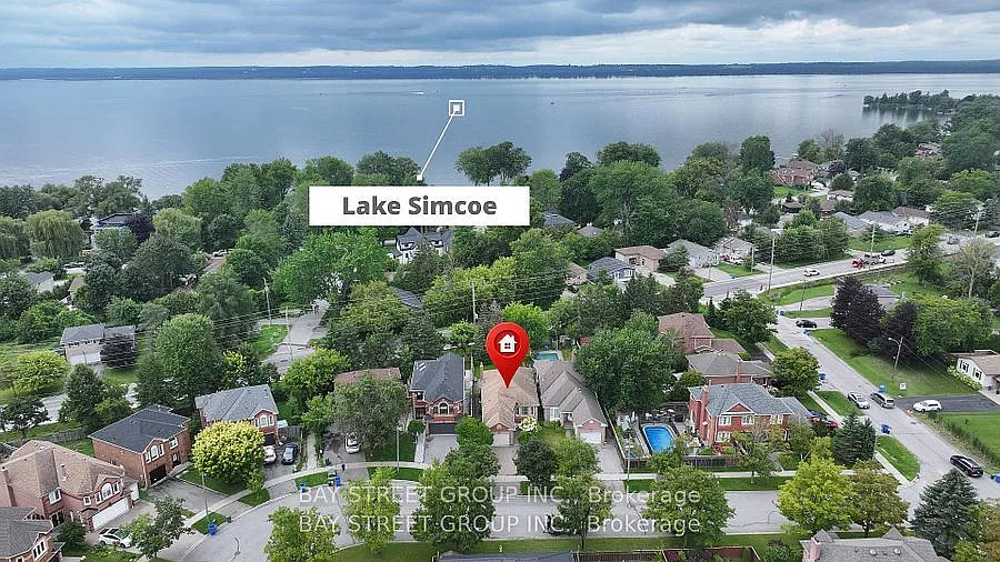 4 bed, $3,100 — Photo 1