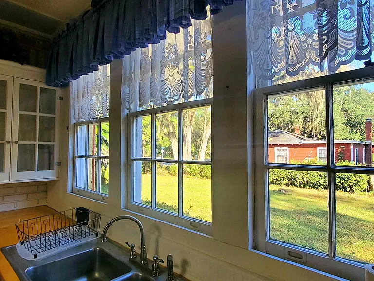 704 N Jefferson St — Photo 28
