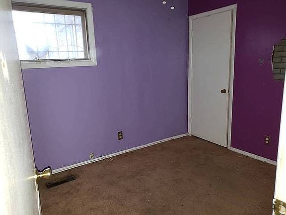 4th image of 1926 Park Forest Dr