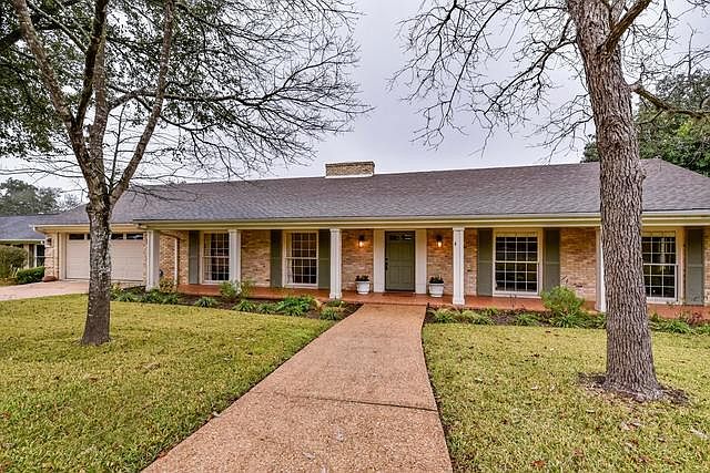 1st image of 3416 Mount Barker Dr