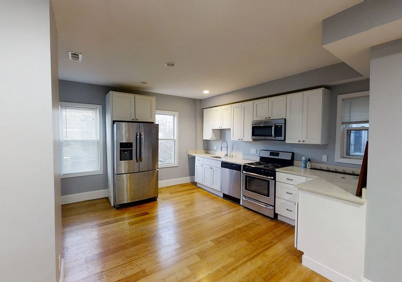 722 Saratoga St — Photo 3