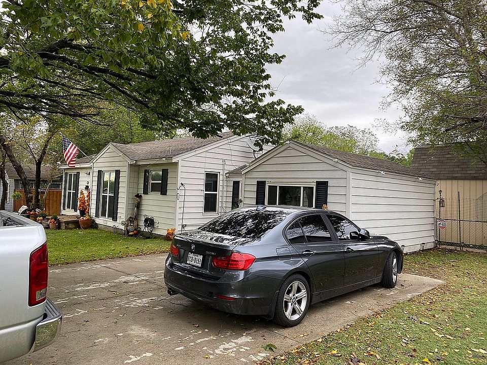 2nd image of 3040 Fairview St