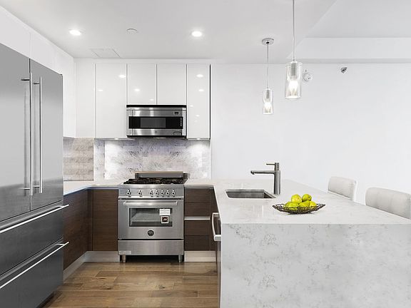 3rd image of 1135 45th Ave APT 5A