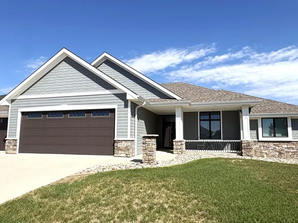 804 Castlewood Cir, Yankton, SD 57078