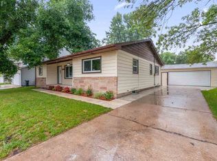 1100 Center St NE, Cedar Rapids, IA 52402