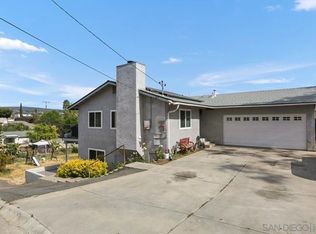 227 Woodland Dr, Vista, CA 92083