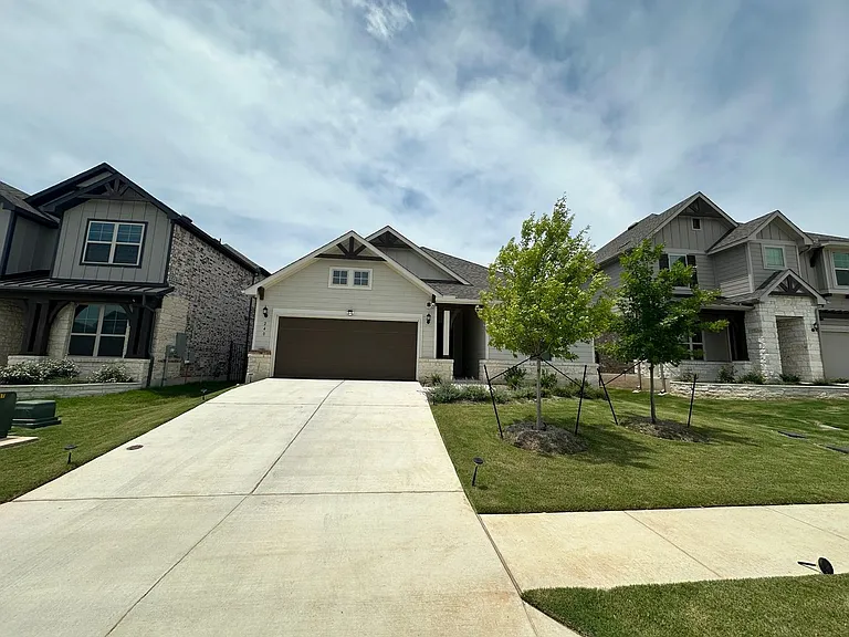 240 Canyoncrest Way — Photo 2