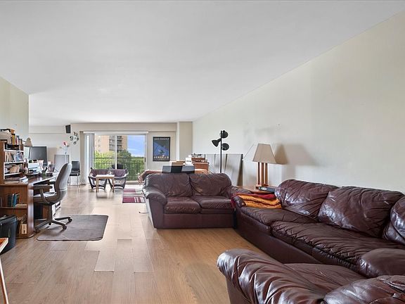 3rd image of 7141 N Kedzie Ave APT 601