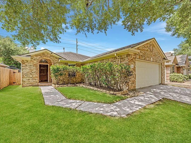 17935 Rose Hill Park Ln — Photo 3