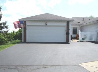 6 Duxbury Hts, Fairport, NY 14450