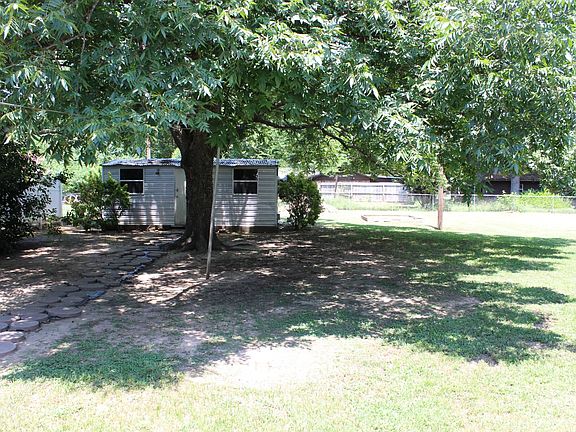 2nd image of 205 Maryland Dr