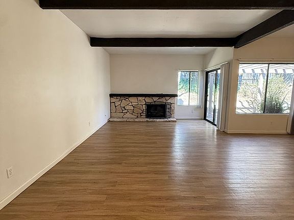 5th image of 407 Espalier Dr