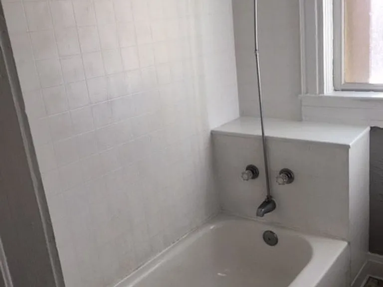405 W Broad St — Photo 8