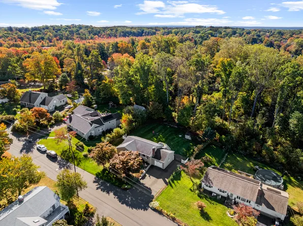 12 White Birch Lane, Branford, CT 06405
