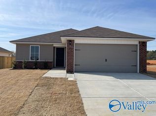 215 SW Shannan St, Decatur, AL 35603