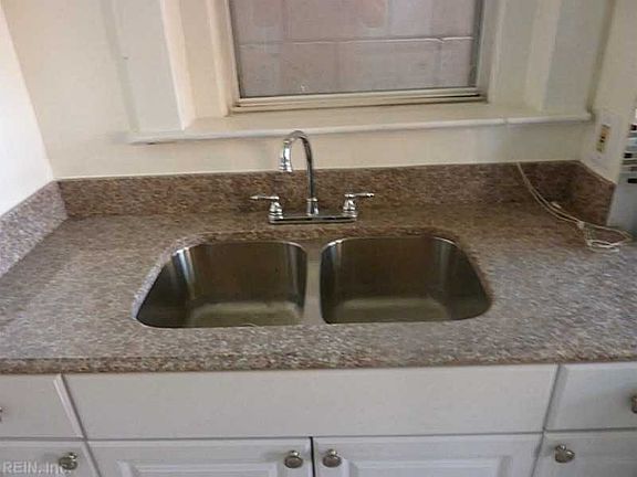 5th image of 422 W 20th St #1