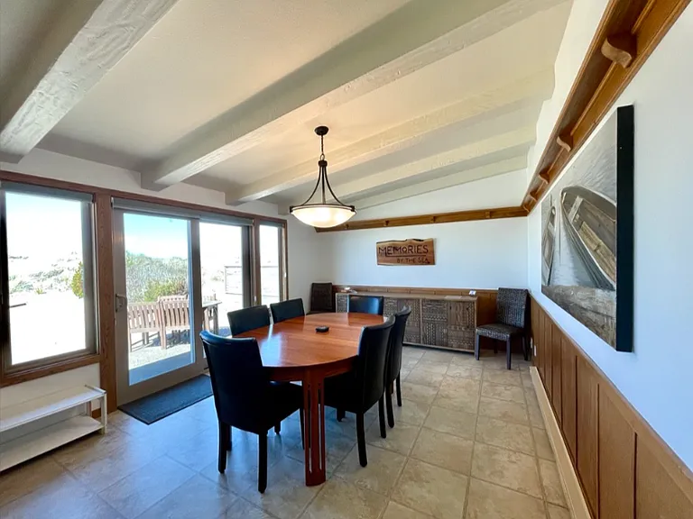 NW Oceania Dr — Photo 22