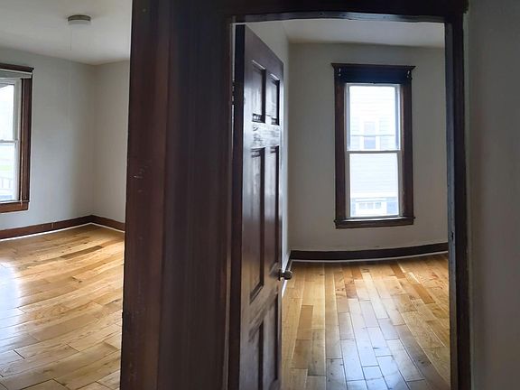 5th image of 624 W Manlius St Floor 1