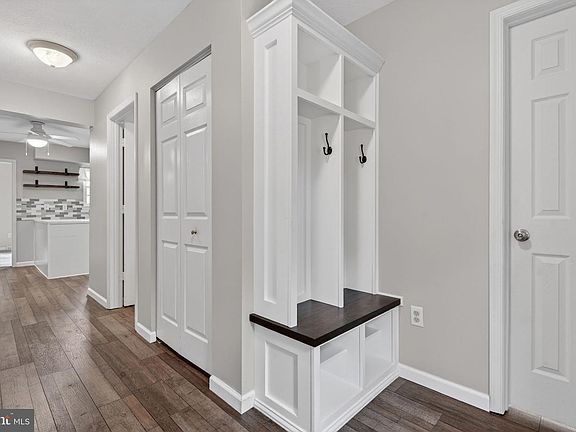 4th image of 1095 Cherimoya St