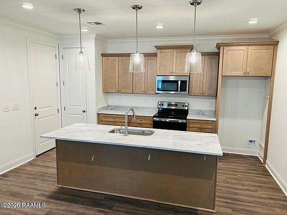 2nd image of 212 Berchman Oaks Dr