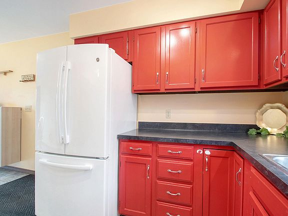 4th image of 1727 Berkey Ave