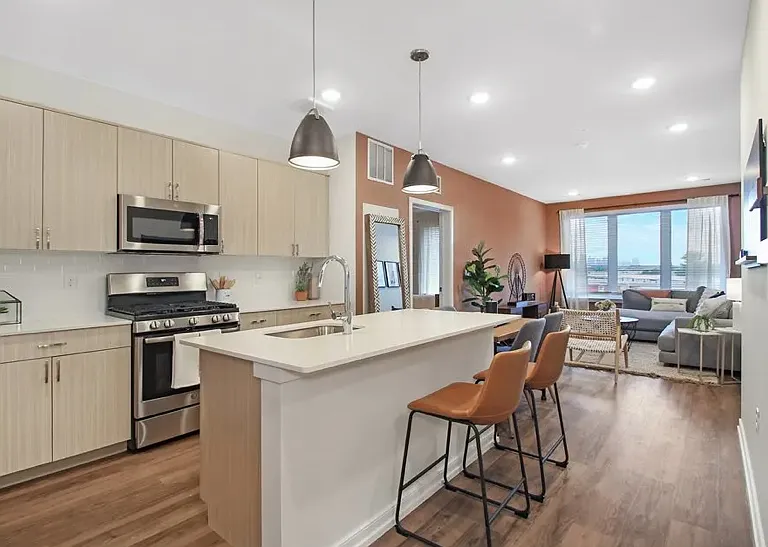 668A Avenue E #302 — Photo 2