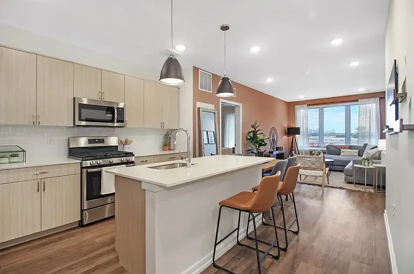 Building Photo - 668A Avenue E #302