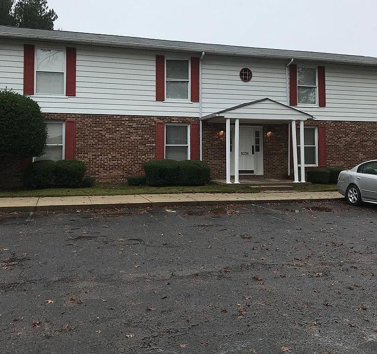 1st image of 1038 B Carriage Drive