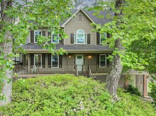 16 Henley Cir, Powder Springs, GA 30127