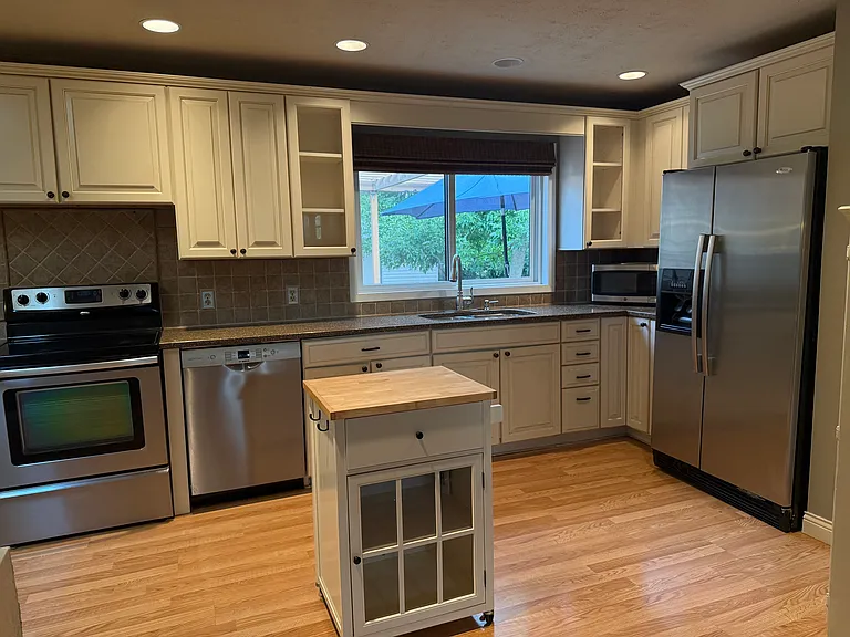 2721 Lynnwood Dr — Photo 33