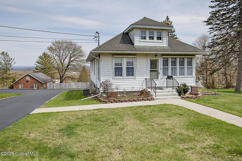 3rd image of 56 McCulloch Avenue