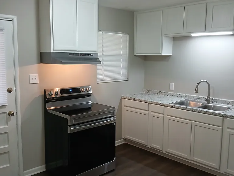 2940 Letourneau Dr — Photo 7