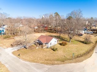 521 Florida Ave S, Parsons, TN 38363