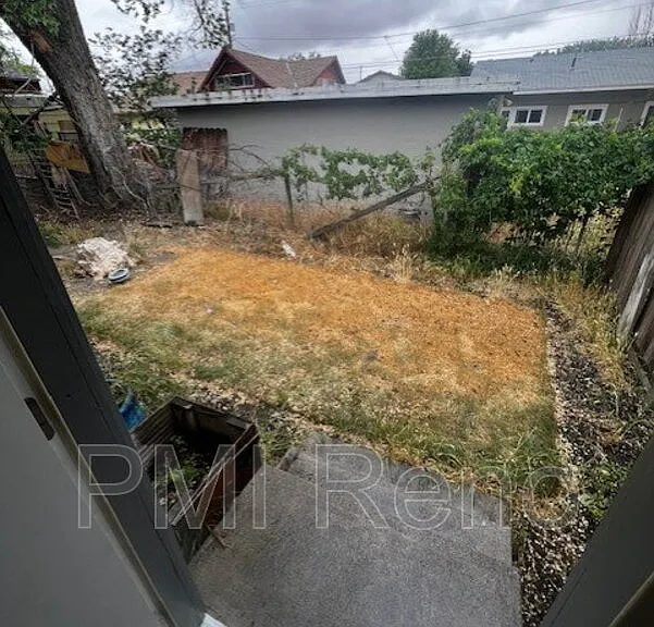 1062 H St — Photo 9